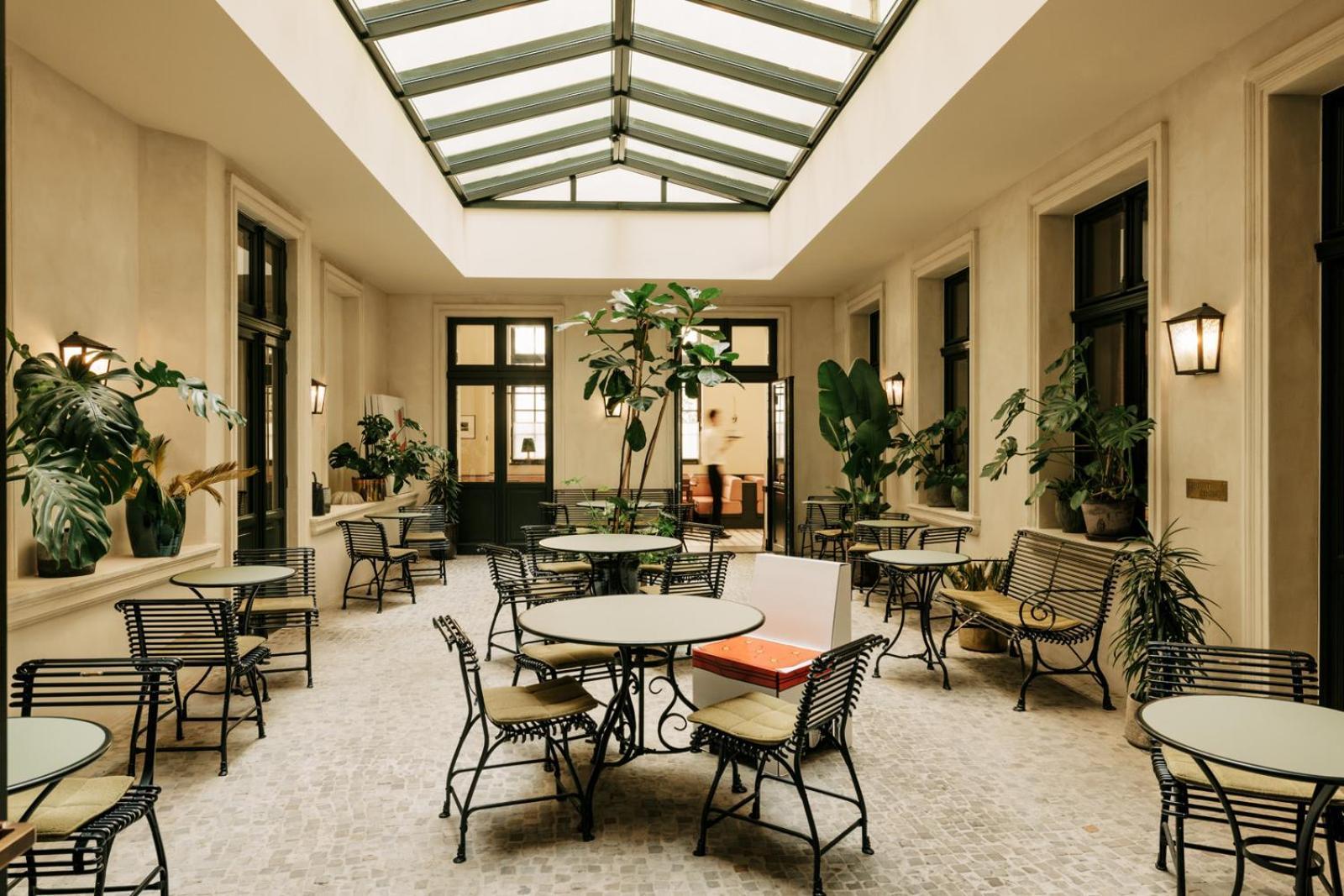 Boutique Hotel Chateau Royal Berlino Esterno foto The interior of the hotel