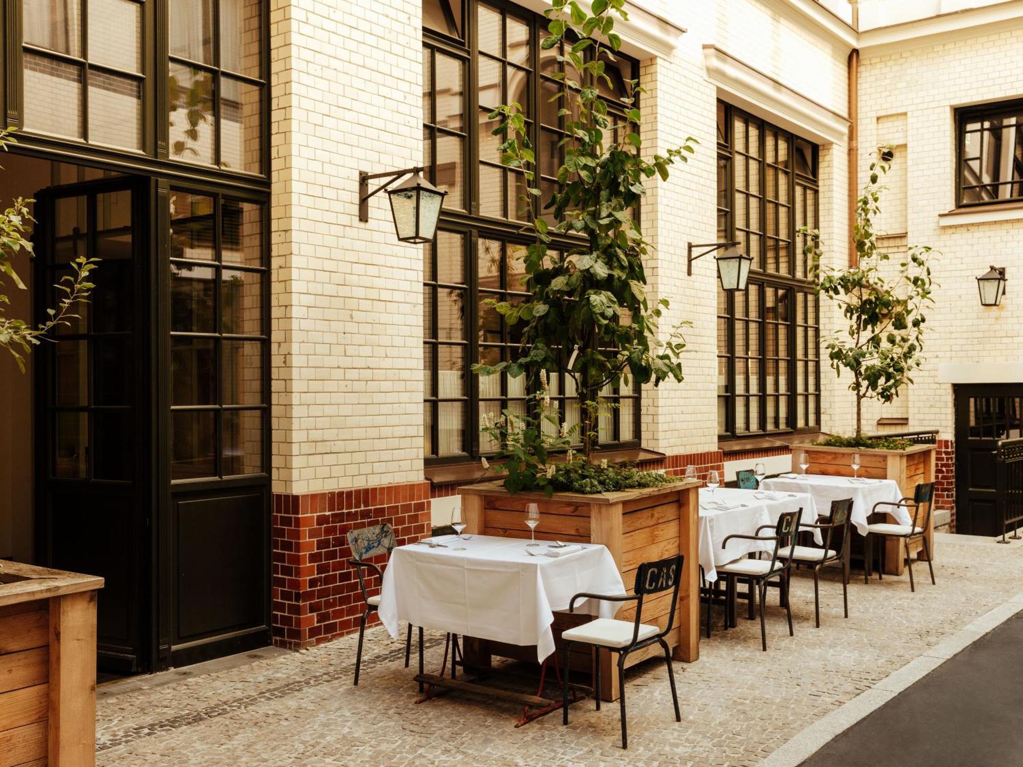 Boutique Hotel Chateau Royal Berlino Esterno foto Restaurant AOC